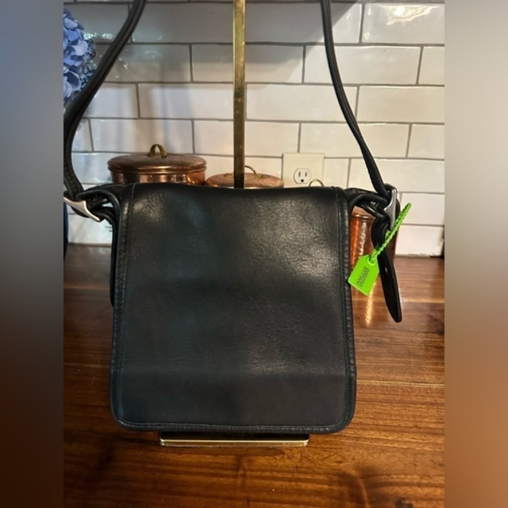 Legacy Vintage Coach. No. LOZ -9145. 1990s. Magnetic Flap Crossbody